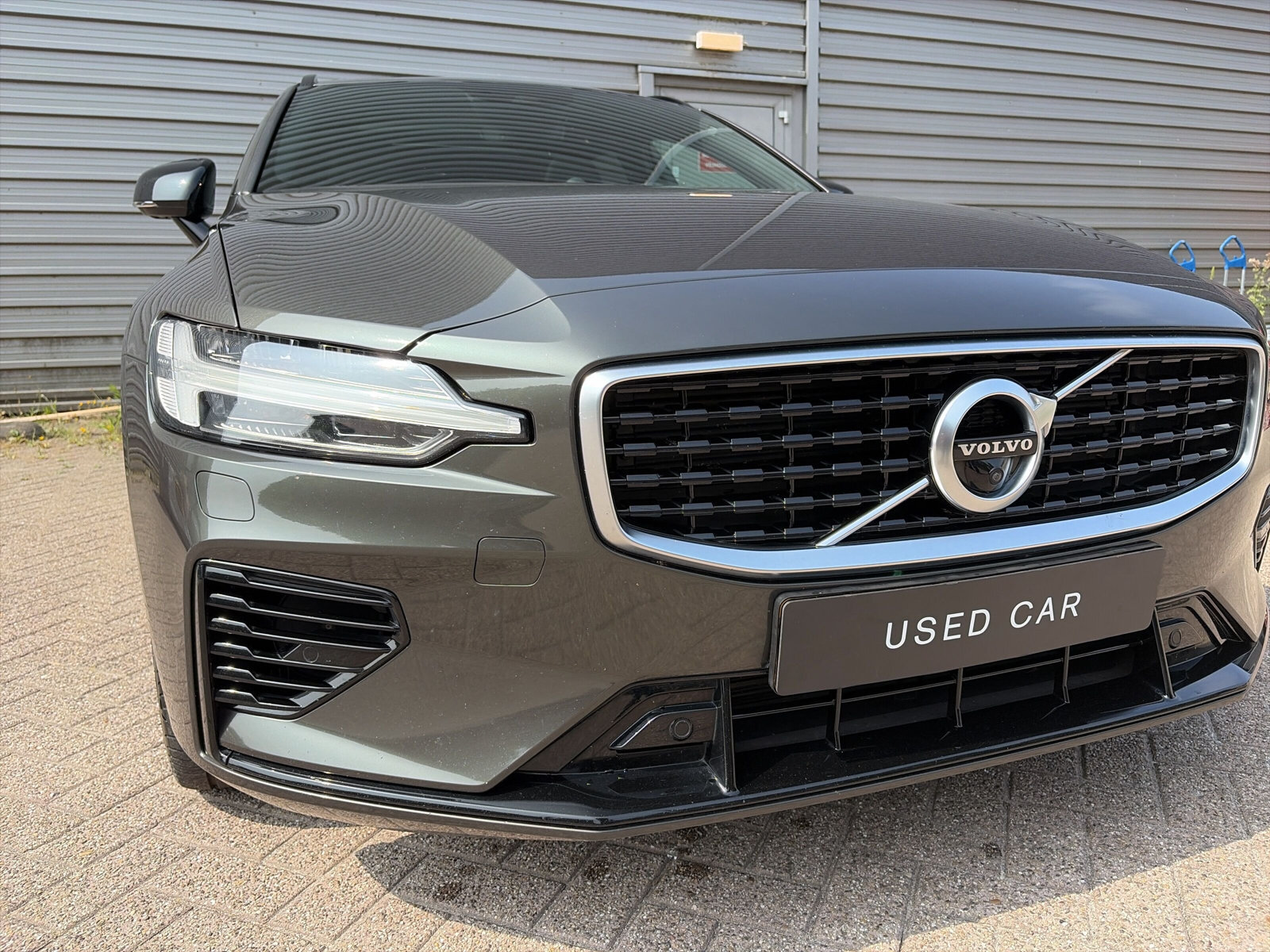 Volvo V60 T8 Twin Engine AWD R-Design - Afbeelding 4