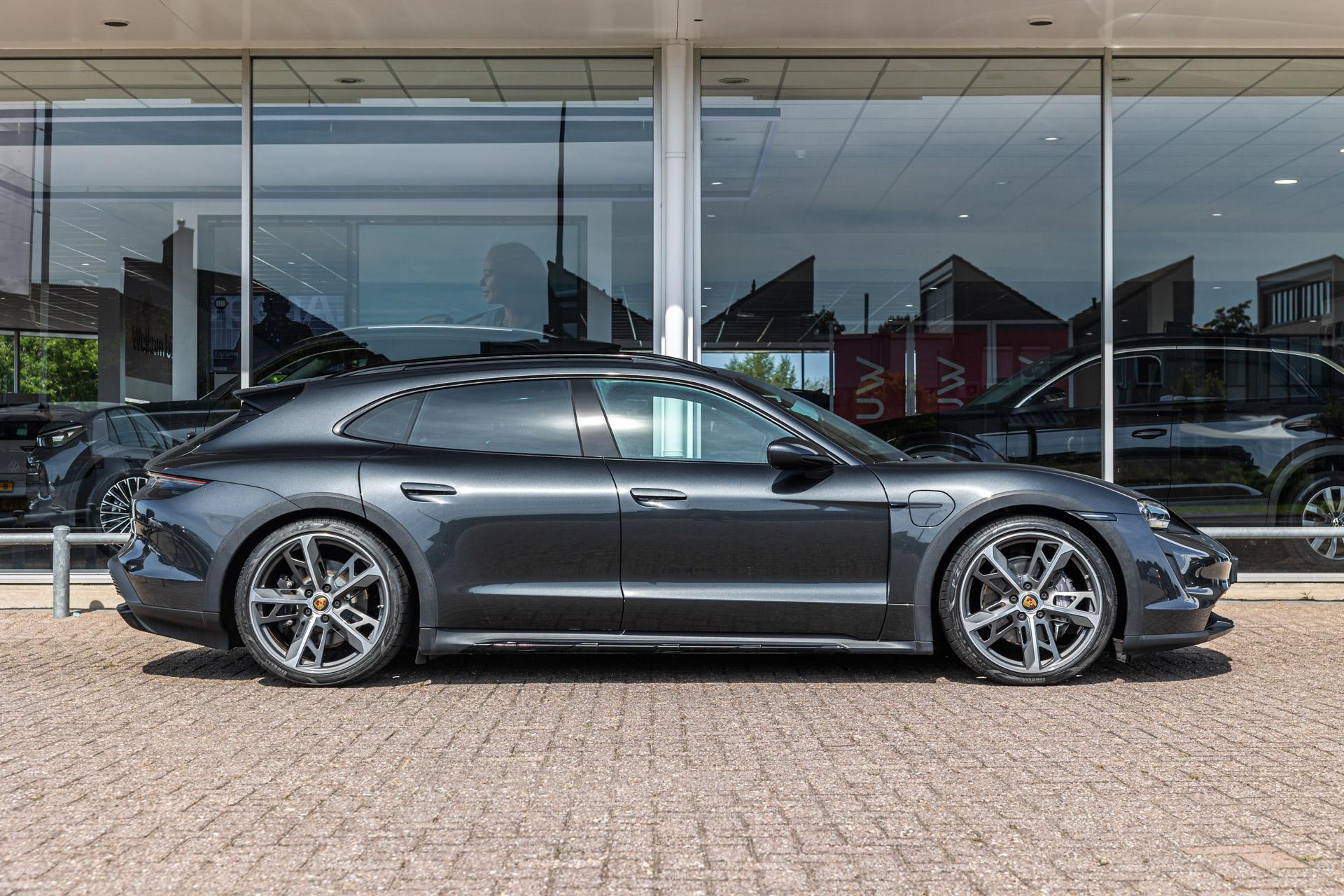 Porsche Taycan Cross Turismo 4 381pk 93 kWh - Afbeelding 3