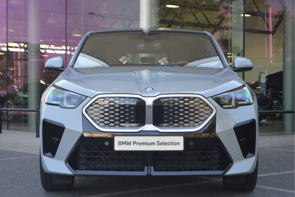 BMW iX2 4