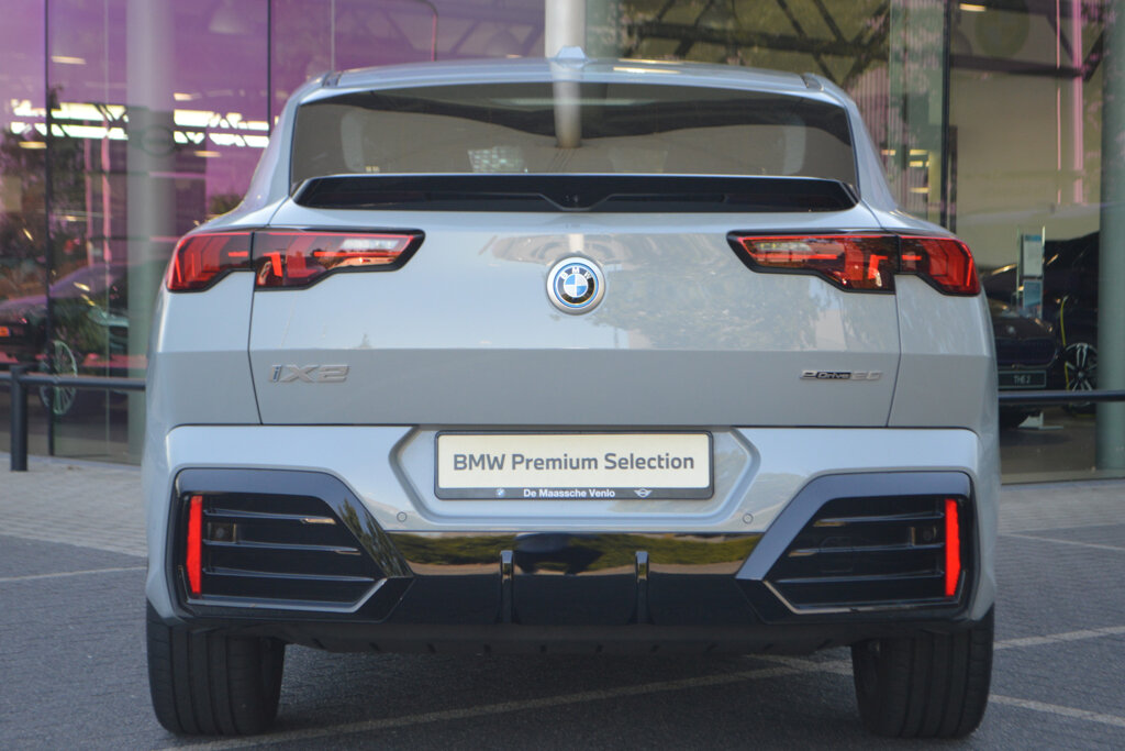 BMW iX2 6