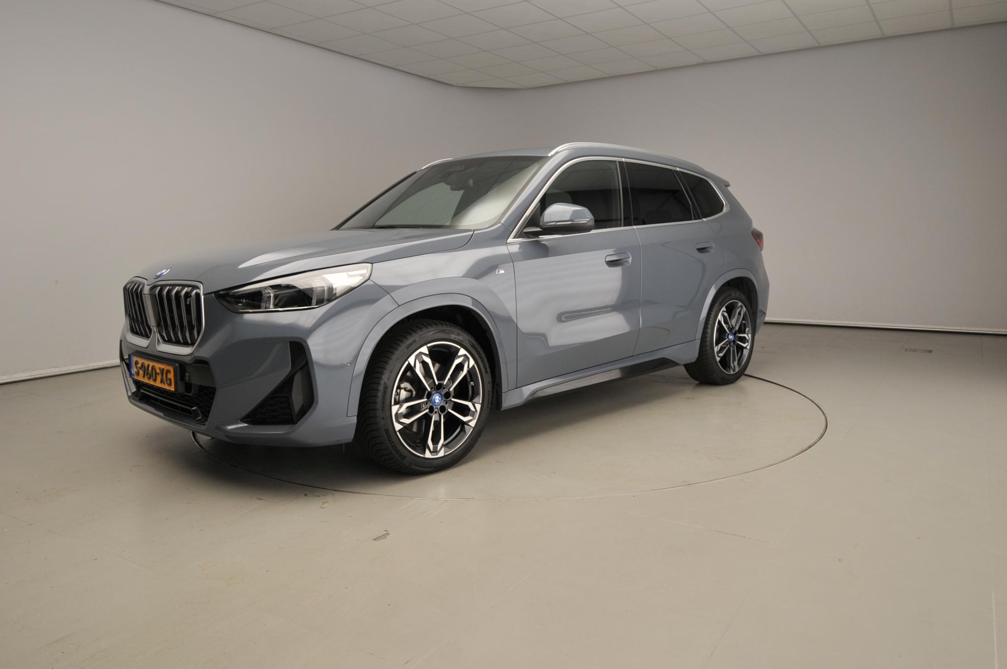BMW iX1 xDrive30