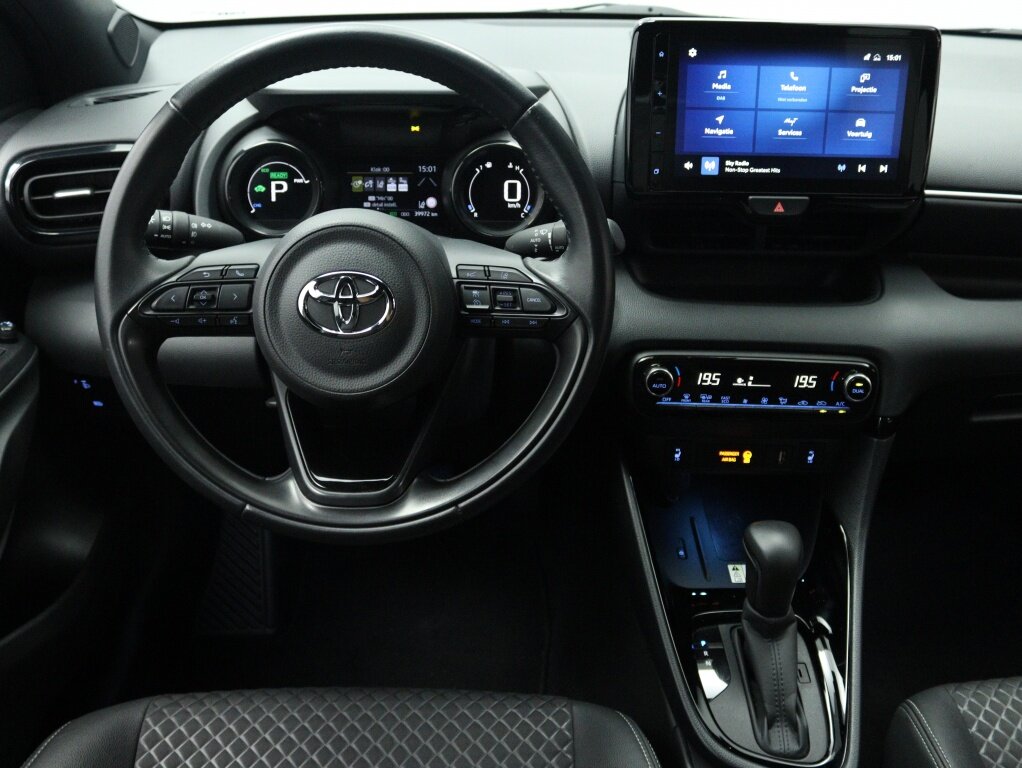 Toyota Yaris 1.5 Hybrid Executive | All season | Navigatie | Camera | Adaptive cruise - Afbeelding 3