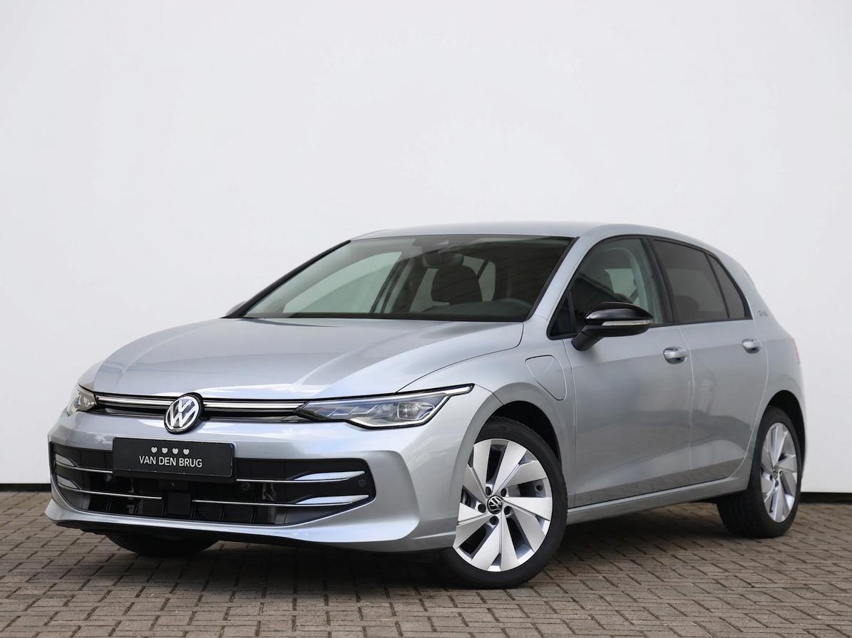 Volkswagen Golf 1.5 eHybrid Life Edition