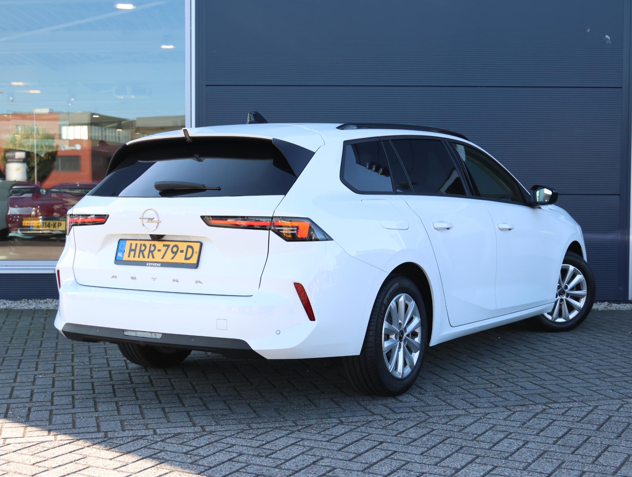 Opel Astra Sports Tourer 1.2 110pk Business Edition - Afbeelding 3