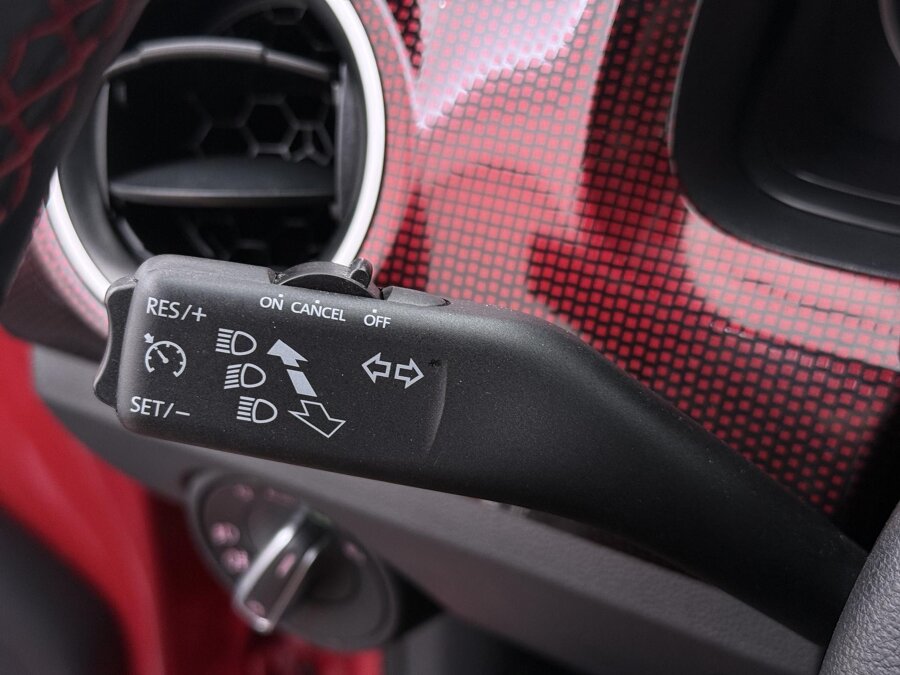 Volkswagen Up! 1.0 TSI GTI