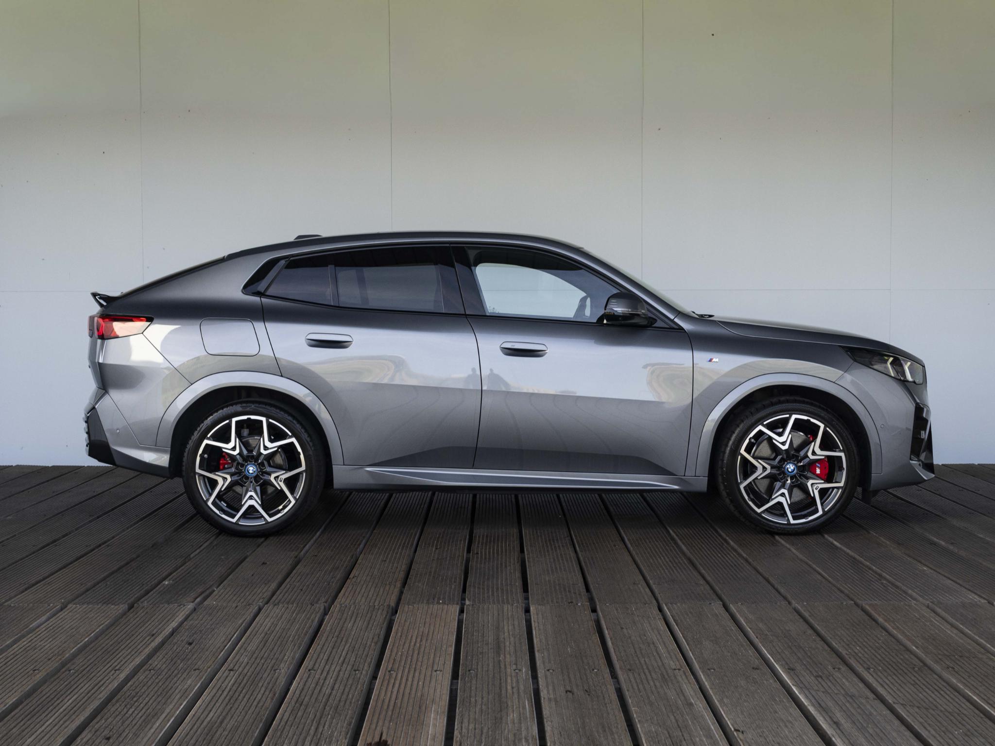 BMW iX2