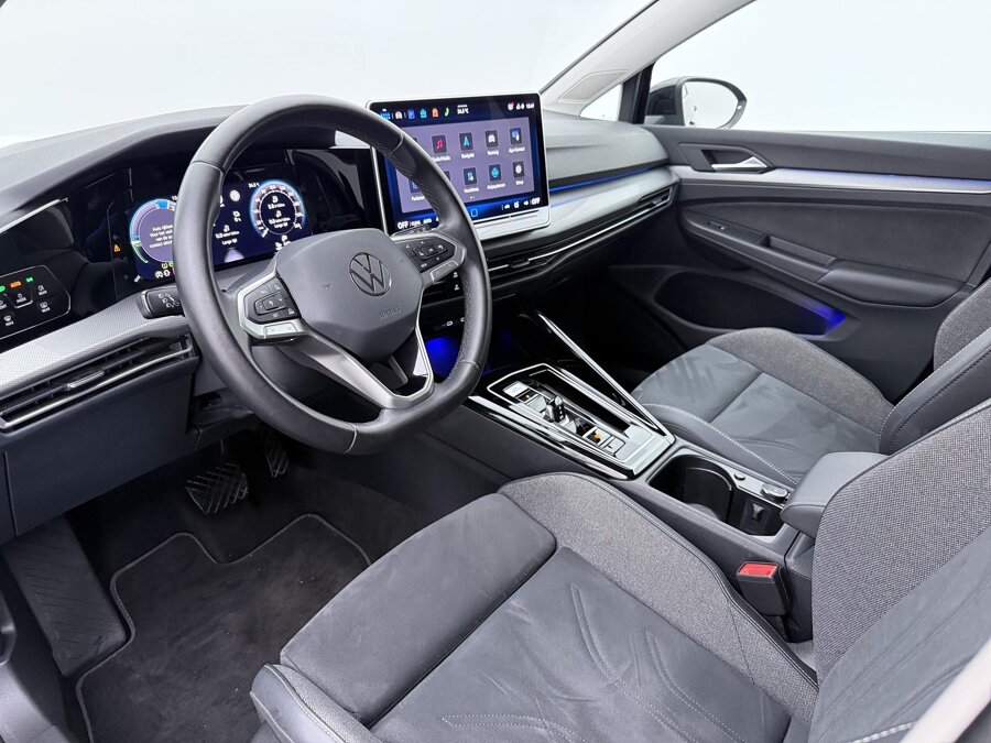 Volkswagen Golf 1.5 eHybrid Style