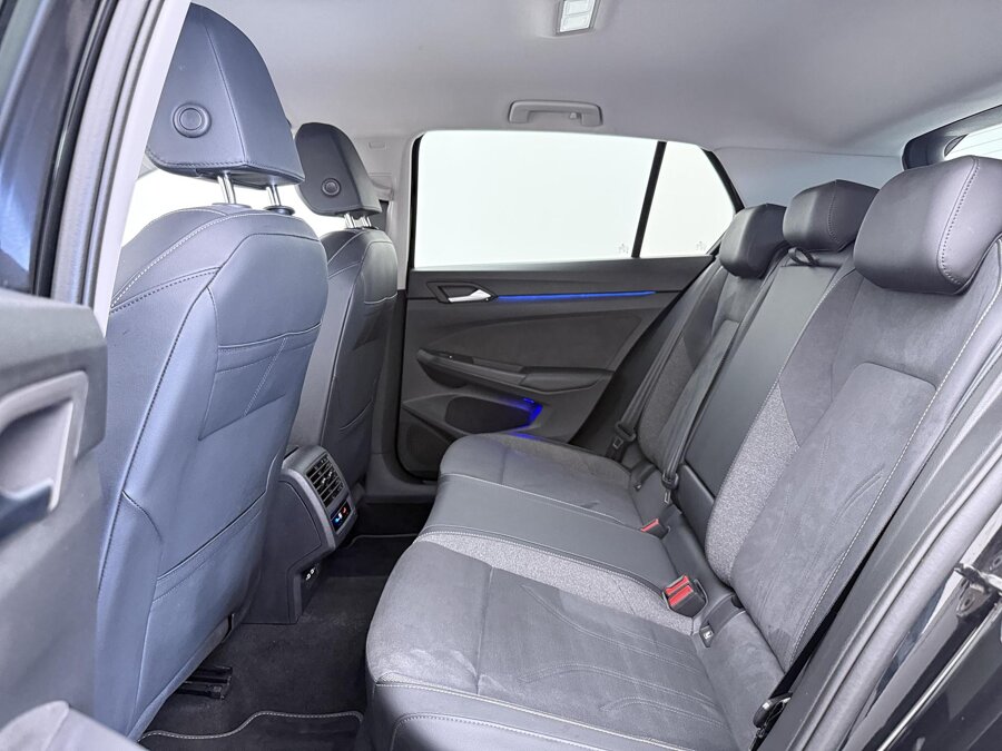 Volkswagen Golf 1.5 eHybrid Style