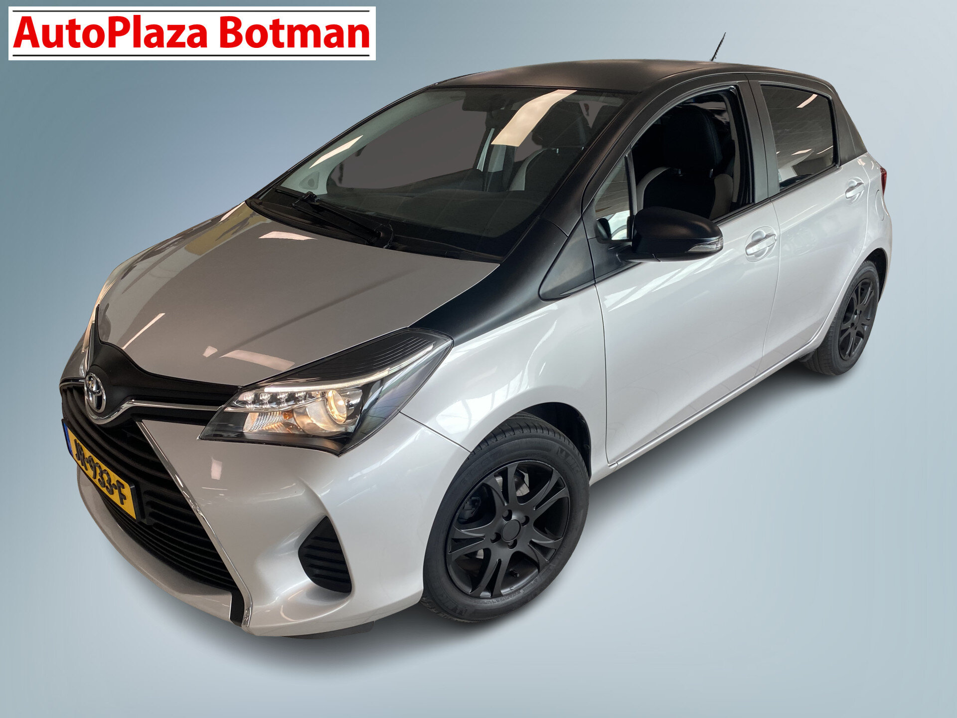 Toyota Yaris 1.3 VVT-i Aspiration Bi-Tone