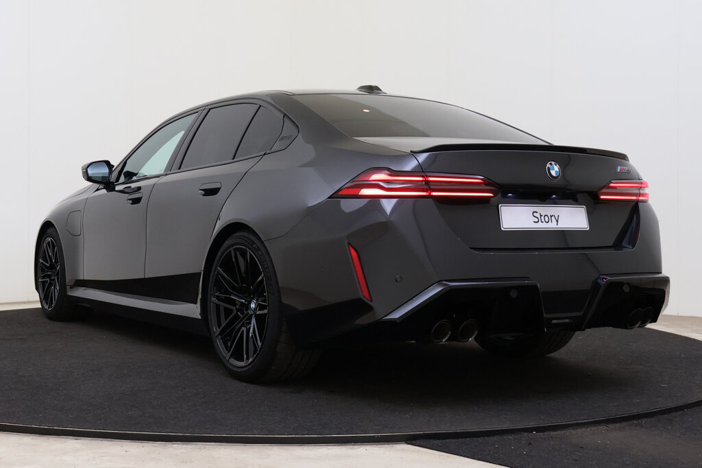 BMW M5 15