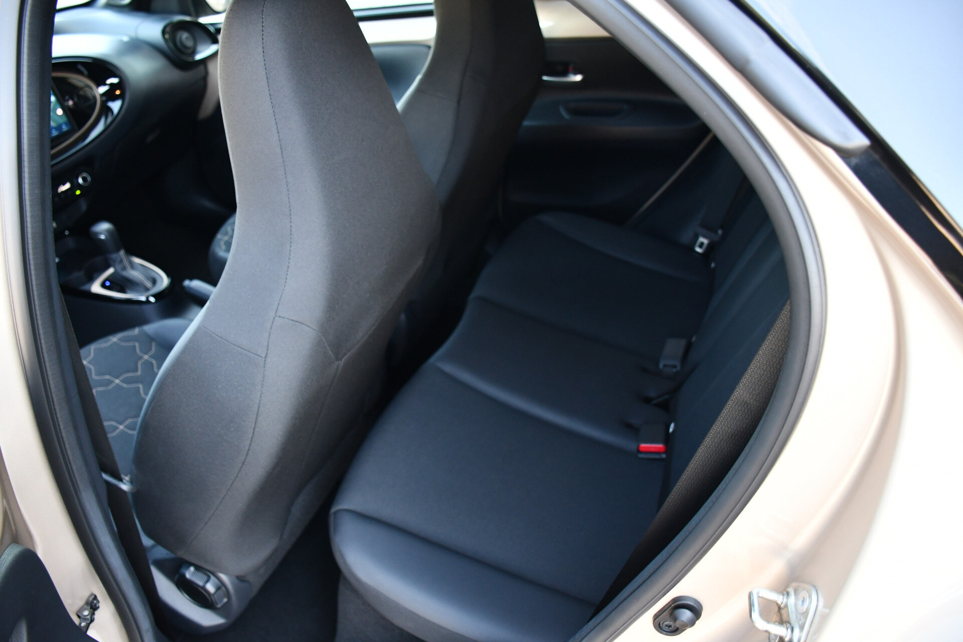 Toyota Aygo X 1.0 VVT-i S-CVT Envy Automaat 73pk - Afbeelding 4