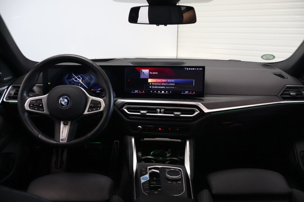 BMW i4 eDrive40 High Executive Individual | Harman Kardo | Schuifdak | Trekhaak | LED | 20" - Afbeelding 2
