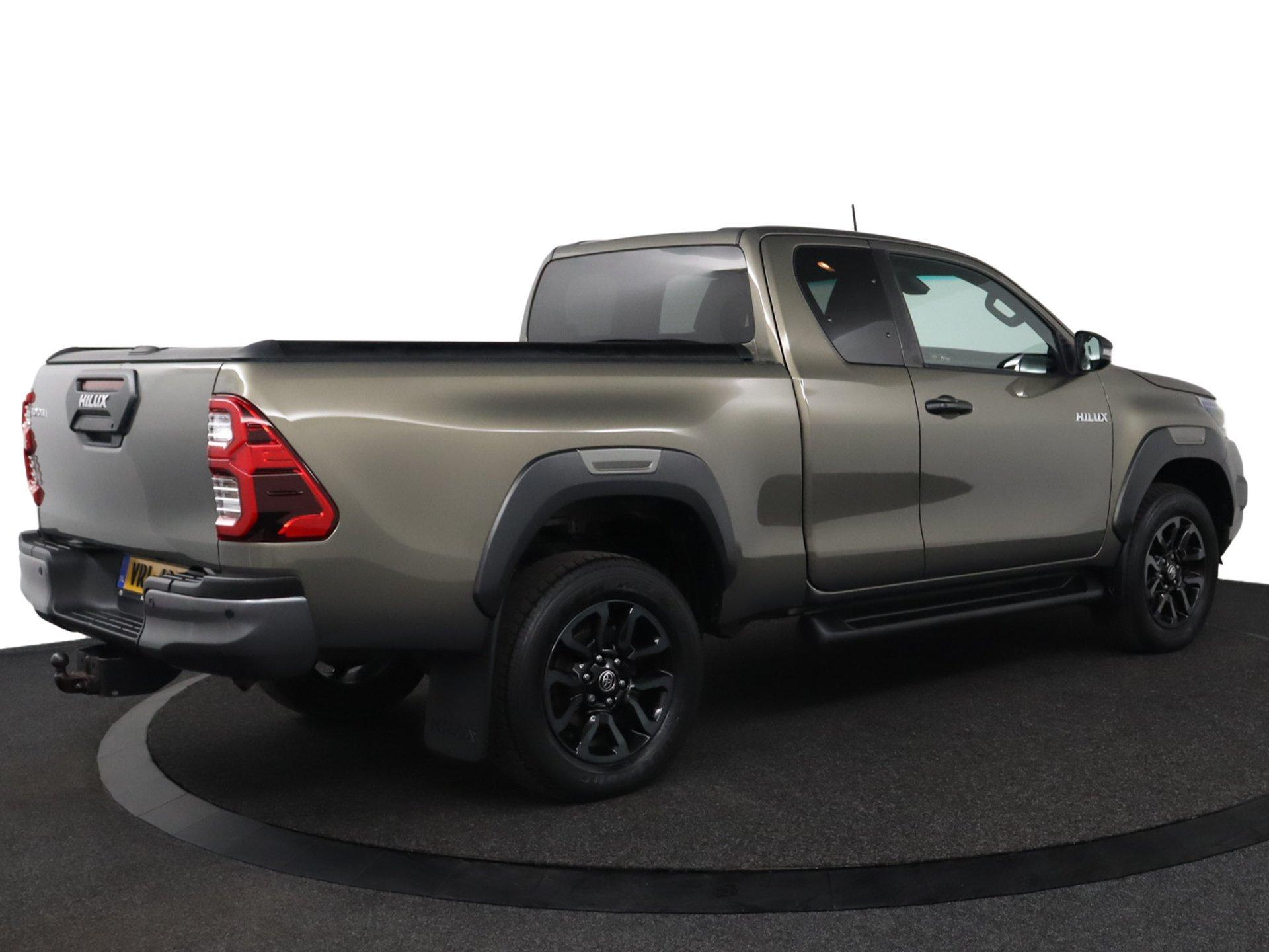 Toyota HiLux 2.4 D-4D Xtra Cab Invincible automaat - Afbeelding 2
