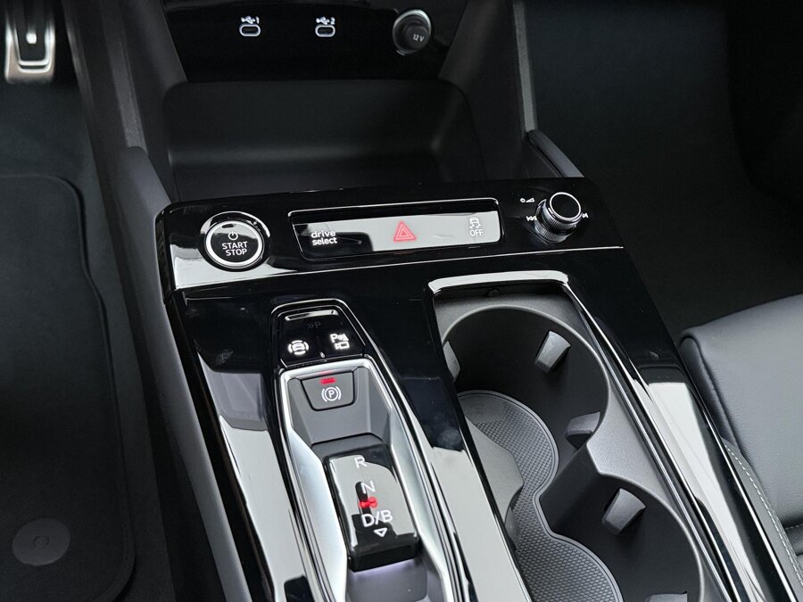 Audi A6 Avant e-tron S edition 100 kWh 270 kW / 367 PK