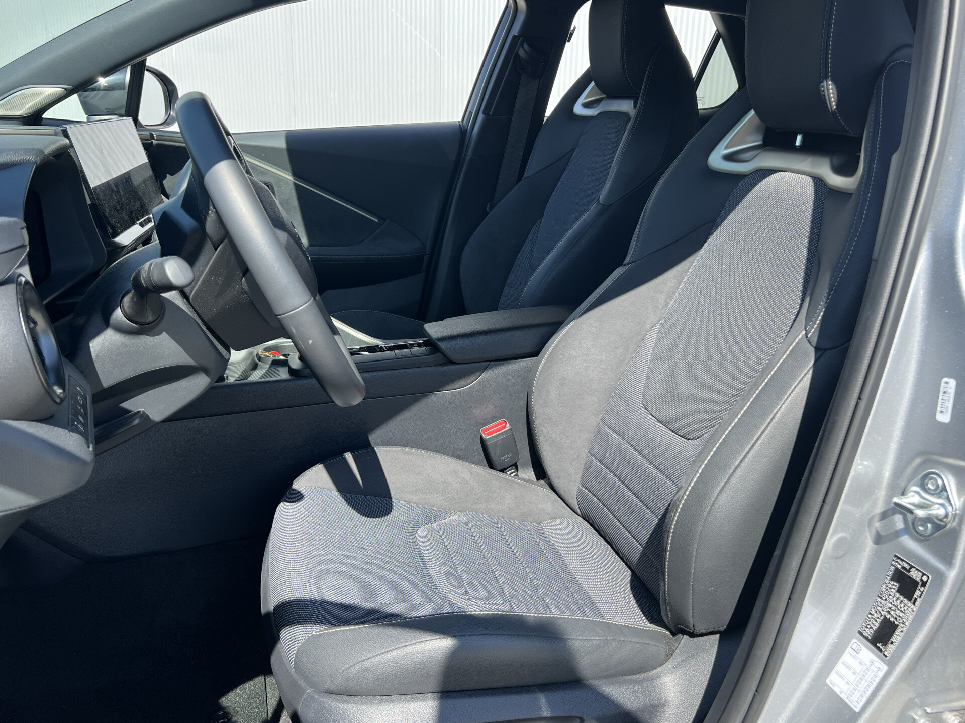 Toyota C-HR 2.0 Plug-in Hybrid 220 Executive - Afbeelding 2