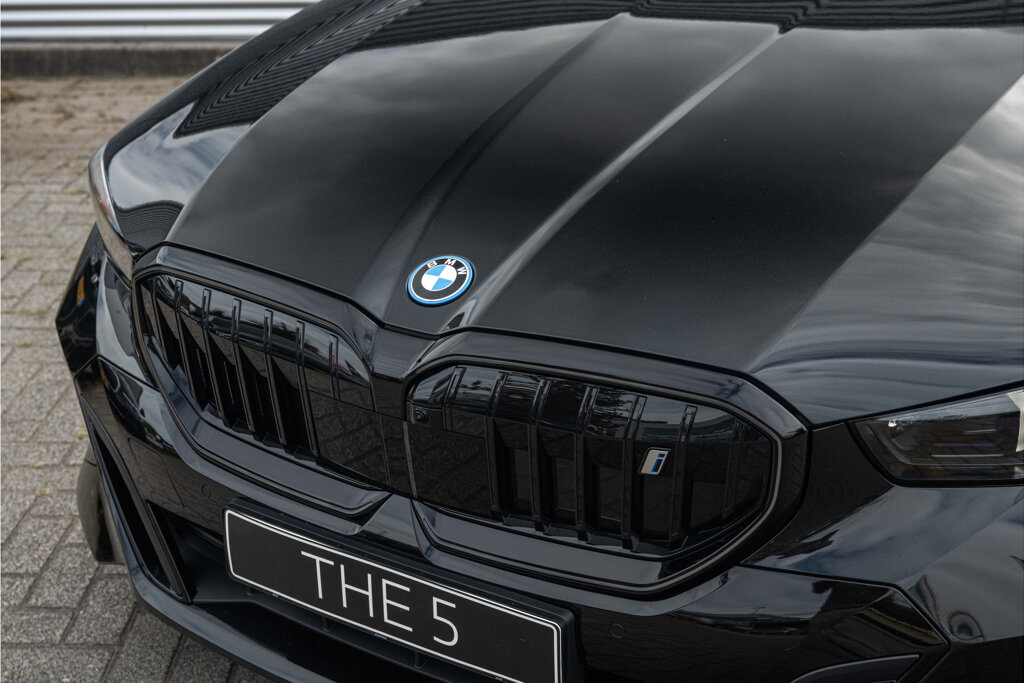 BMW i5 6