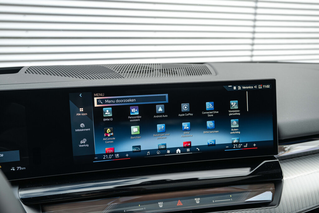 BMW i5 22