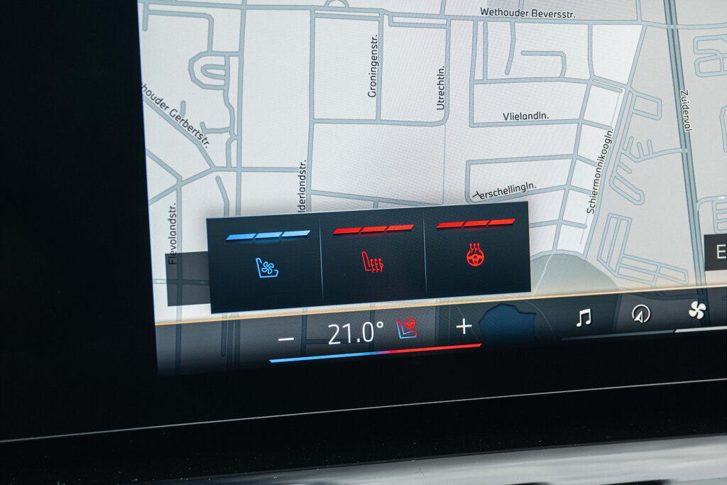 BMW i5 23