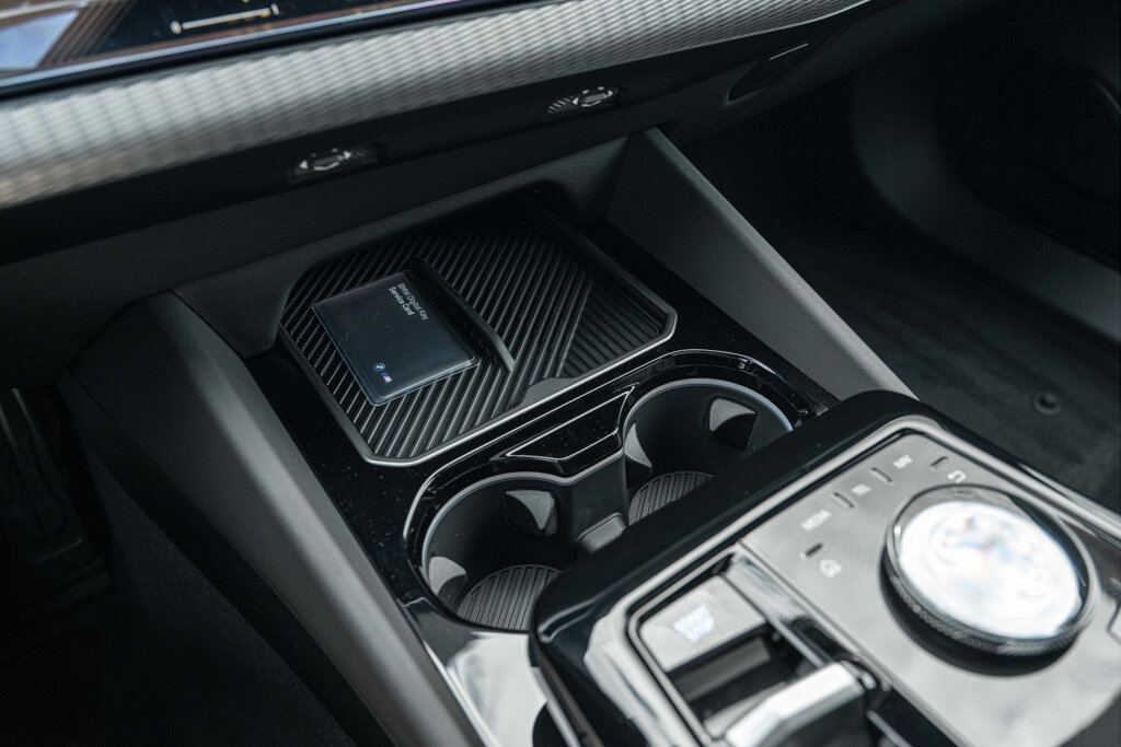 BMW i5 24