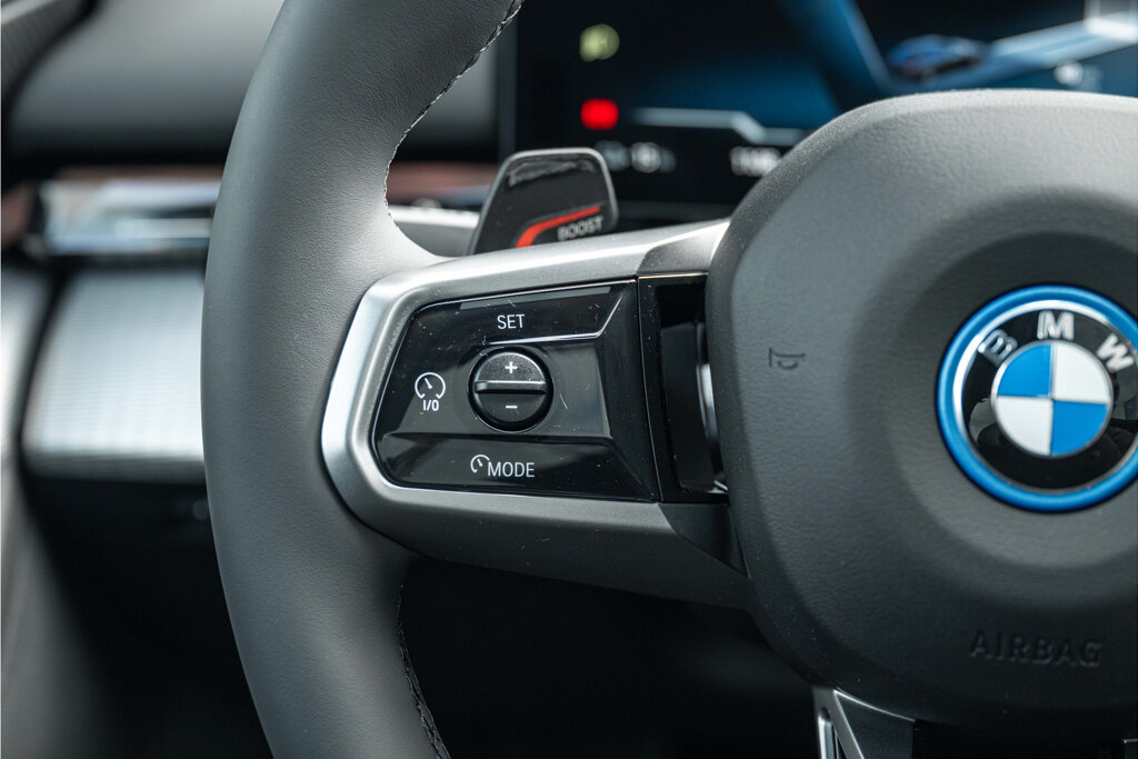 BMW i5 34
