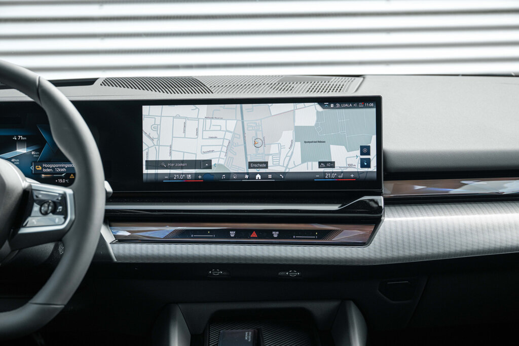 BMW i5 36