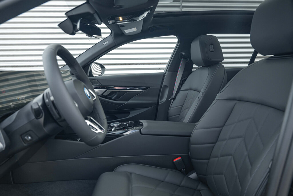 BMW i5 42