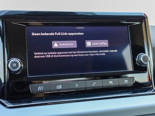 Apple Carplay/Android Auto Apple Carplay/Android Auto