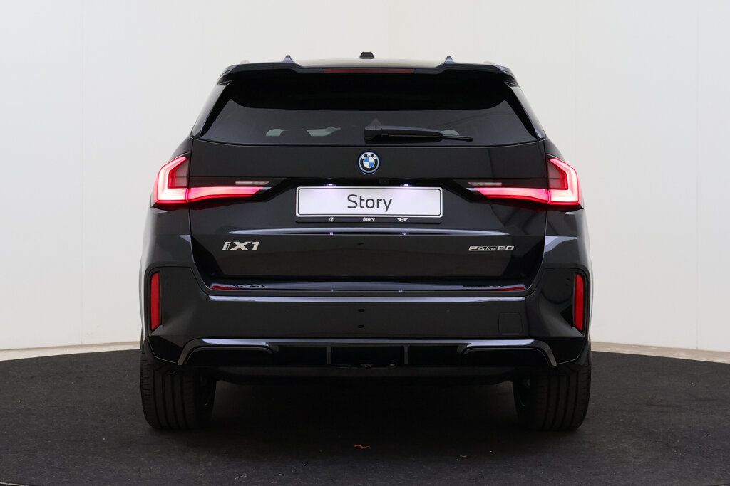 BMW iX1 5