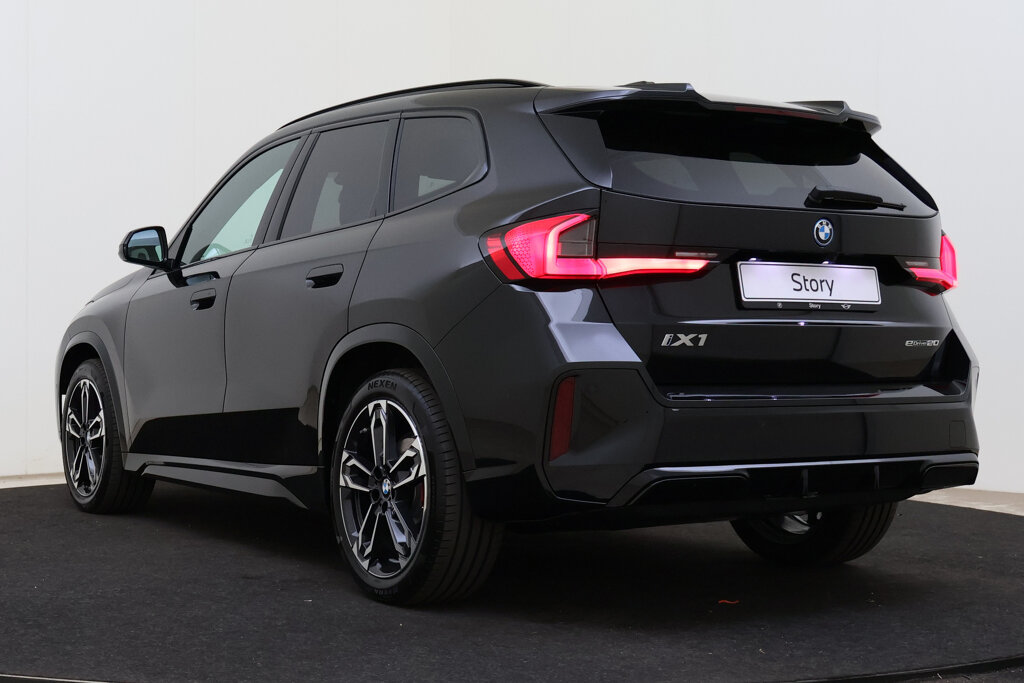 BMW iX1 15