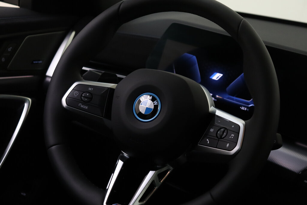 BMW iX1 24