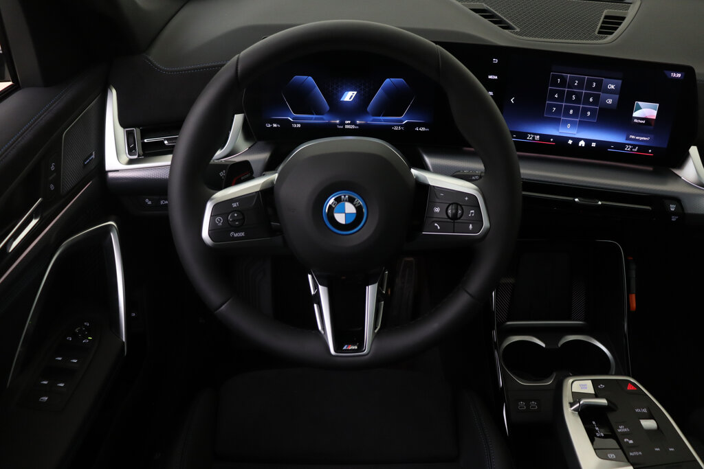 BMW iX1 25