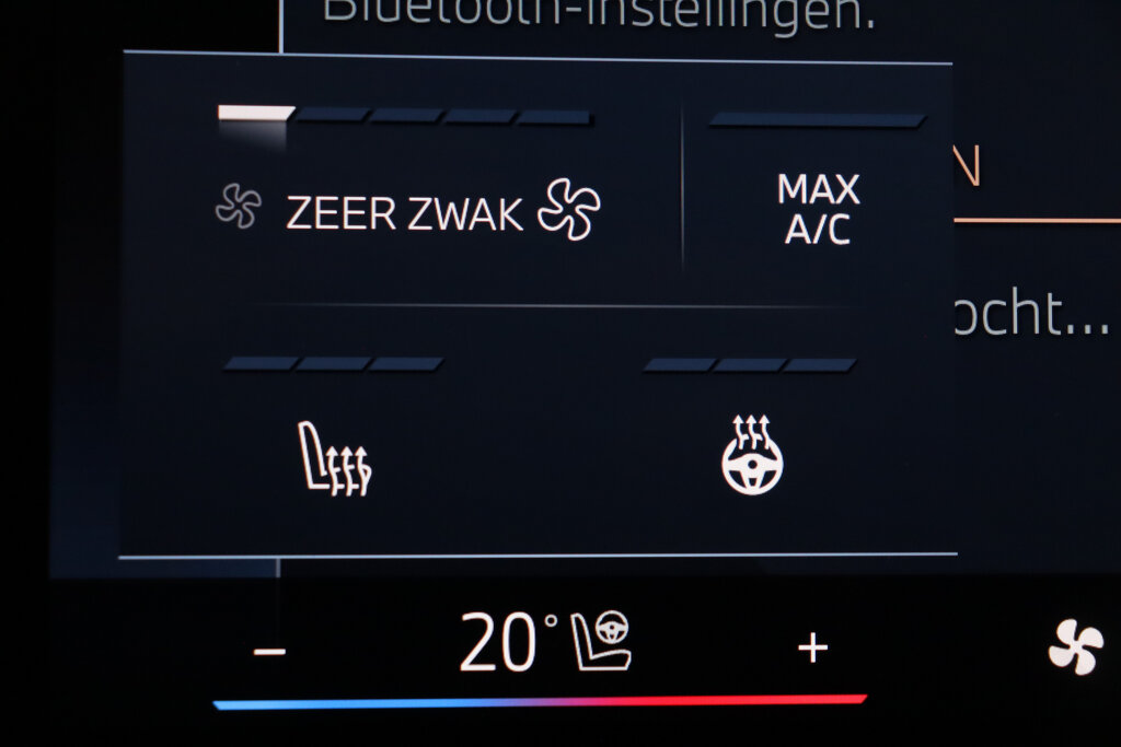BMW iX1 49