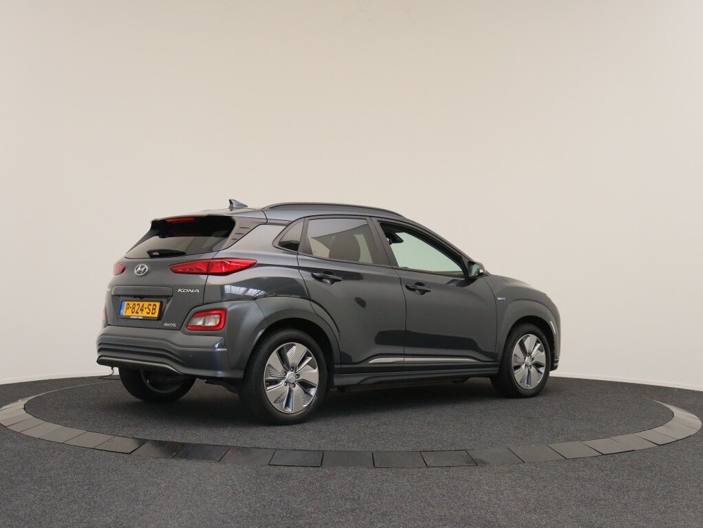 Hyundai Kona EV Fashion 64 kWh | Afneembare trekhaak | Navigatie | Camera - Afbeelding 2