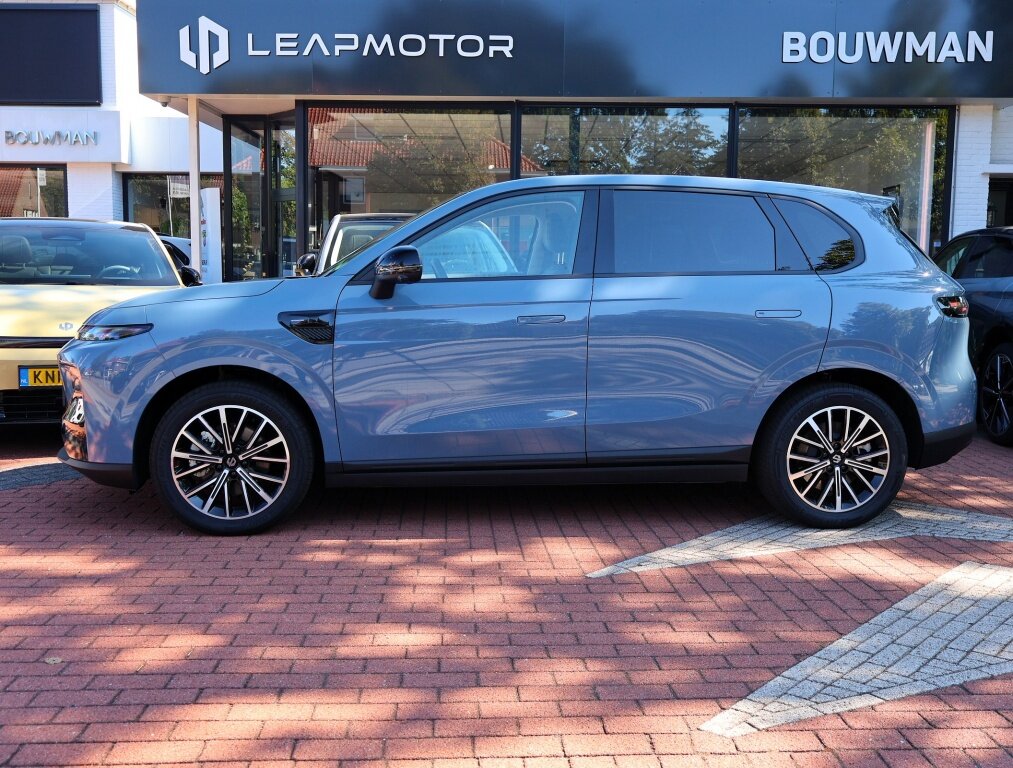 Leapmotor B10 EV 67,1 kWh 218PK Automaat Design, Rijklaarprijs | 360 Camera | Stoelventilatie | Panoramadak | Adaptieve Cruise Control - Afbeelding 2