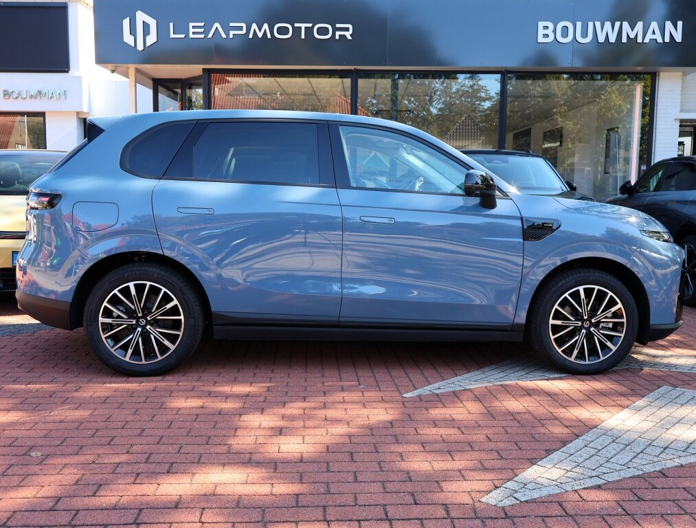 Leapmotor B10 EV 67,1 kWh 218PK Automaat Design, Rijklaarprijs | 360 Camera | Stoelventilatie | Panoramadak | Adaptieve Cruise Control - Afbeelding 3