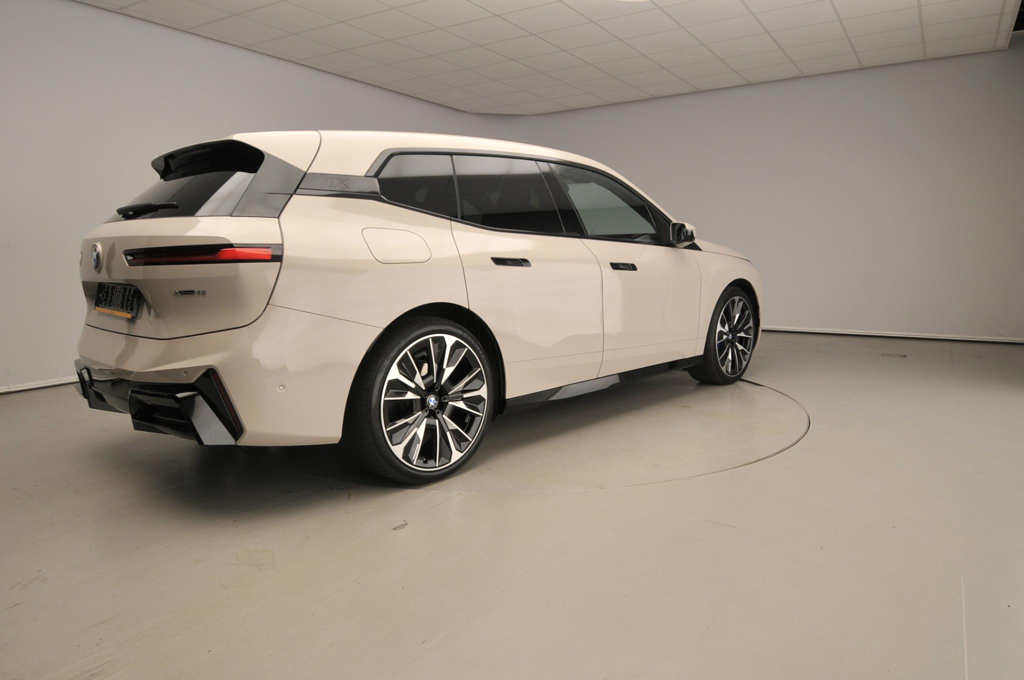 BMW iX xDrive45 - Afbeelding 2
