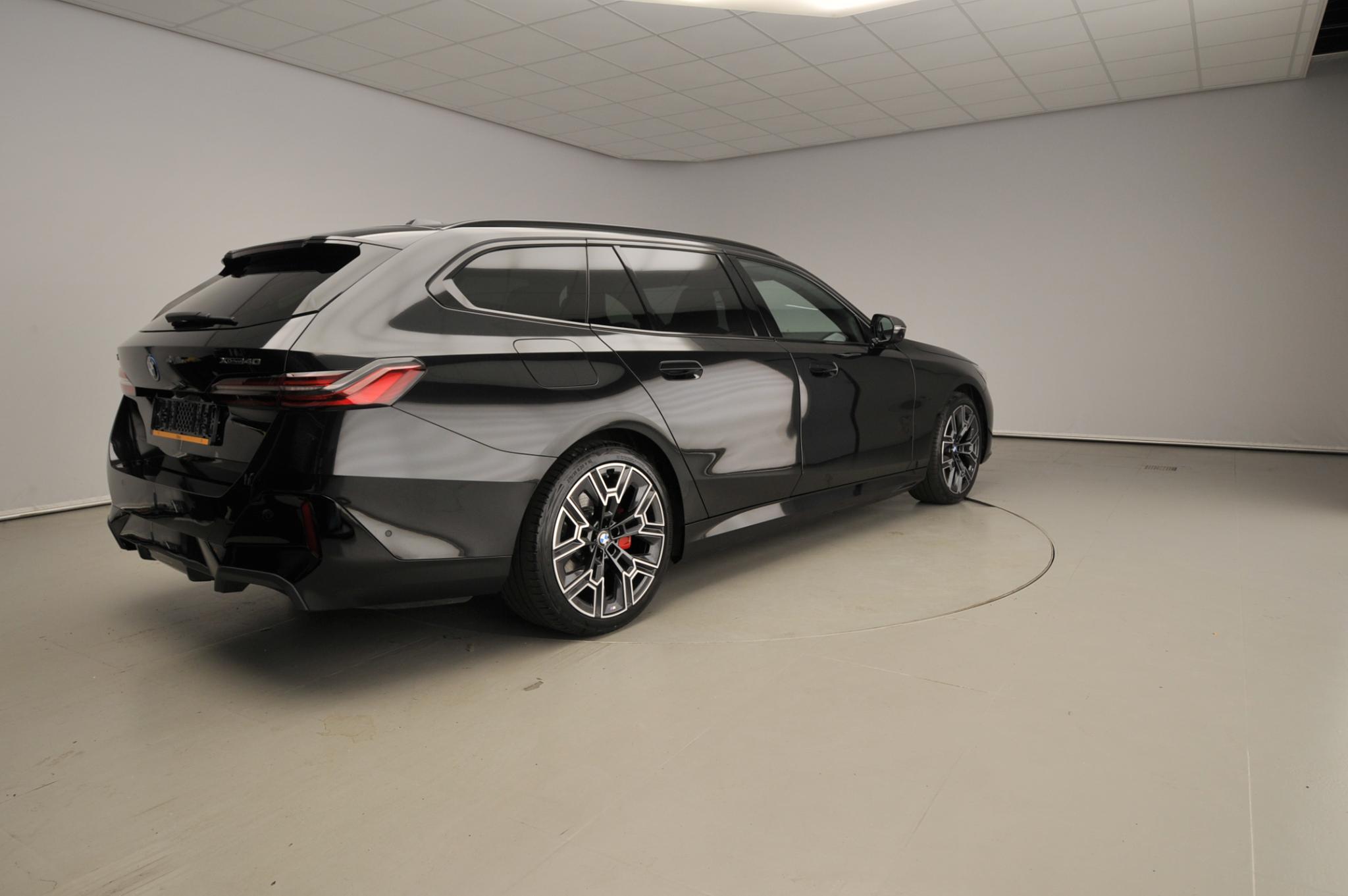 BMW i5 Touring xDrive40 - Afbeelding 2