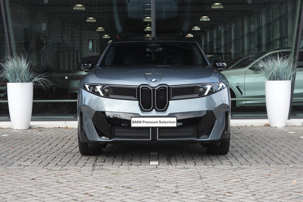 BMW iX3 5