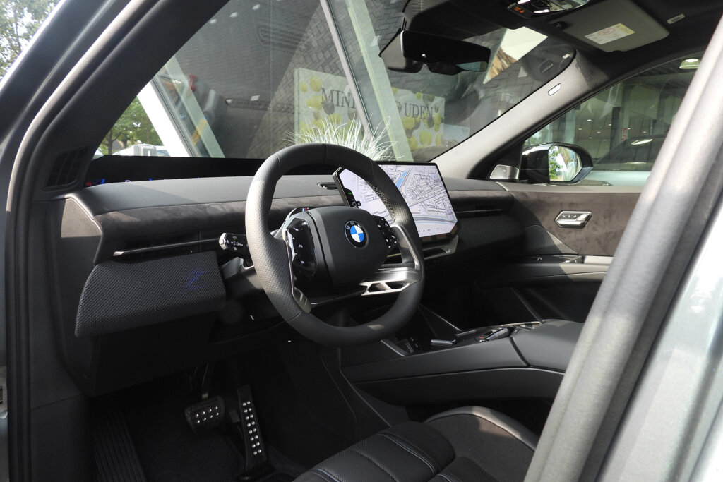BMW iX3 7