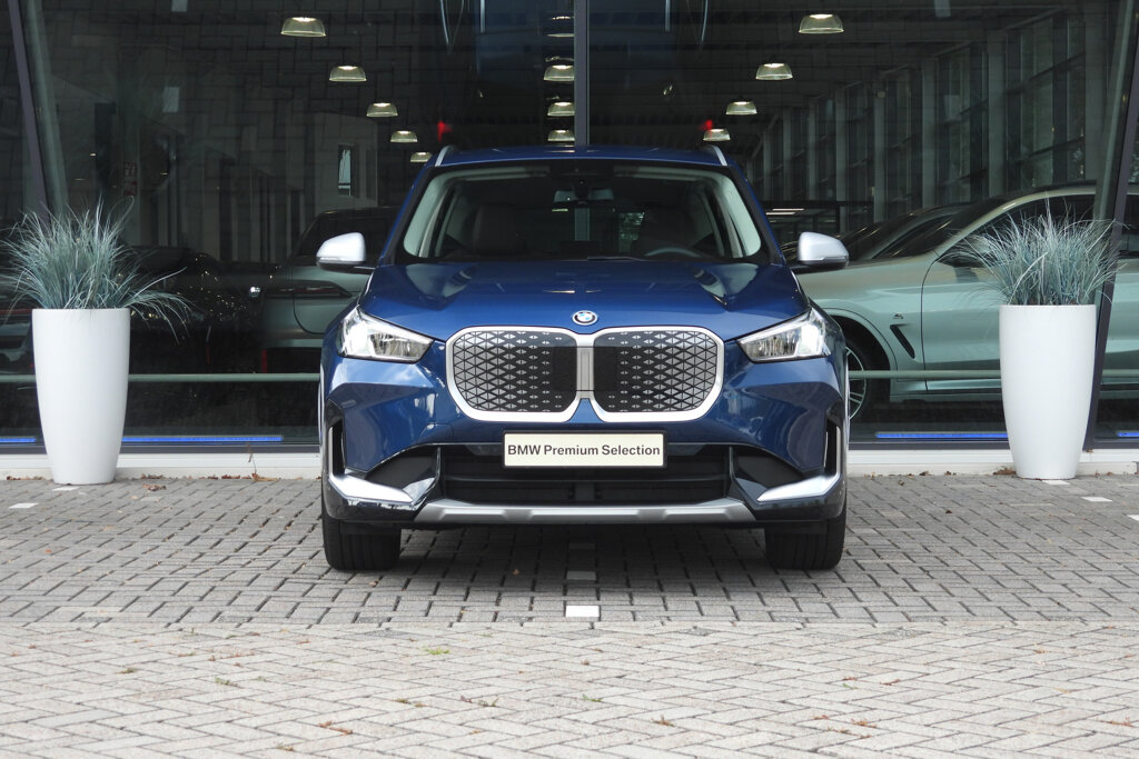 BMW iX1 4