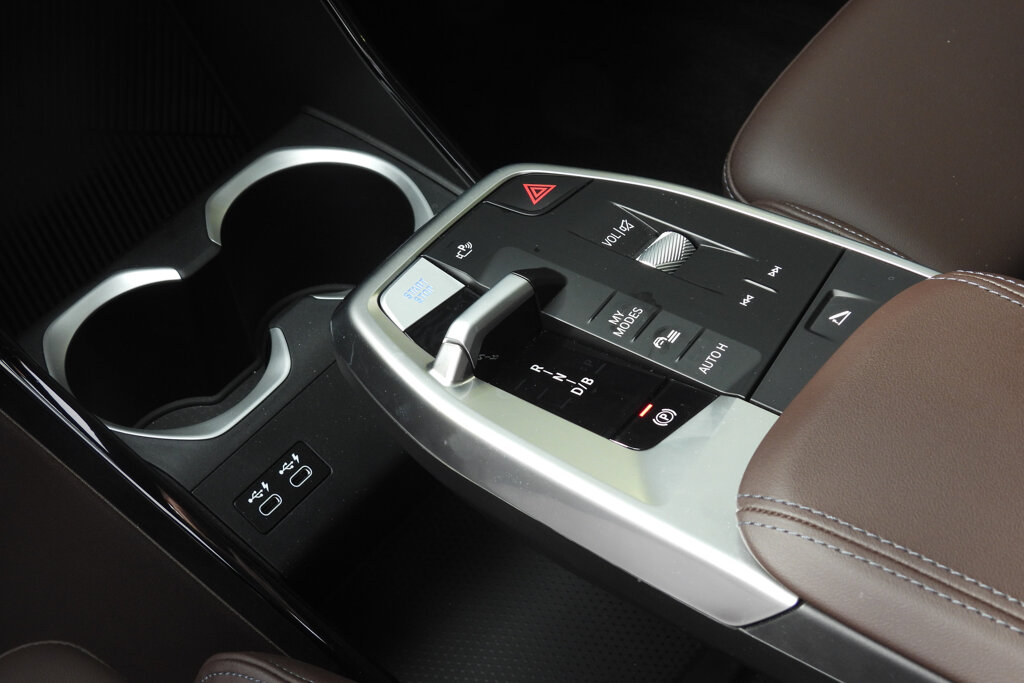 BMW iX1 10