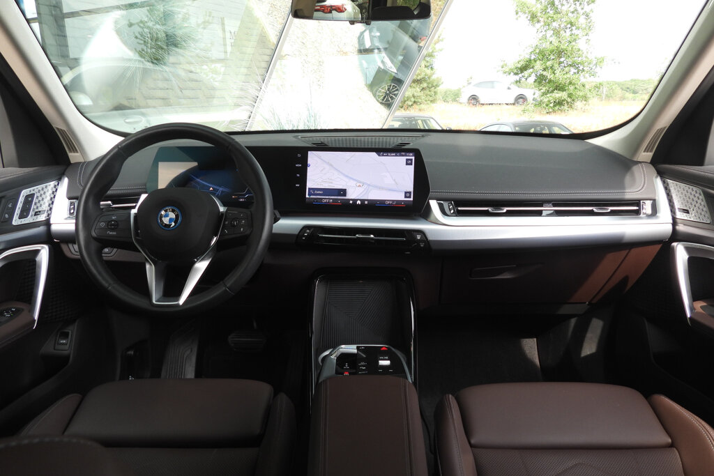 BMW iX1 23