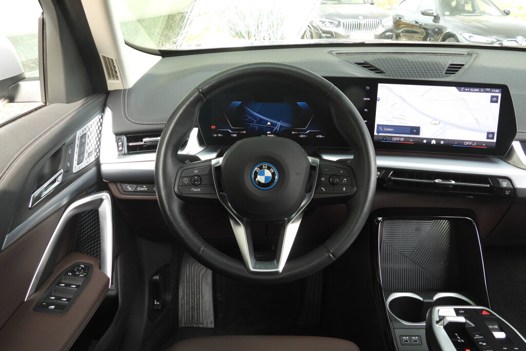 BMW iX1 25