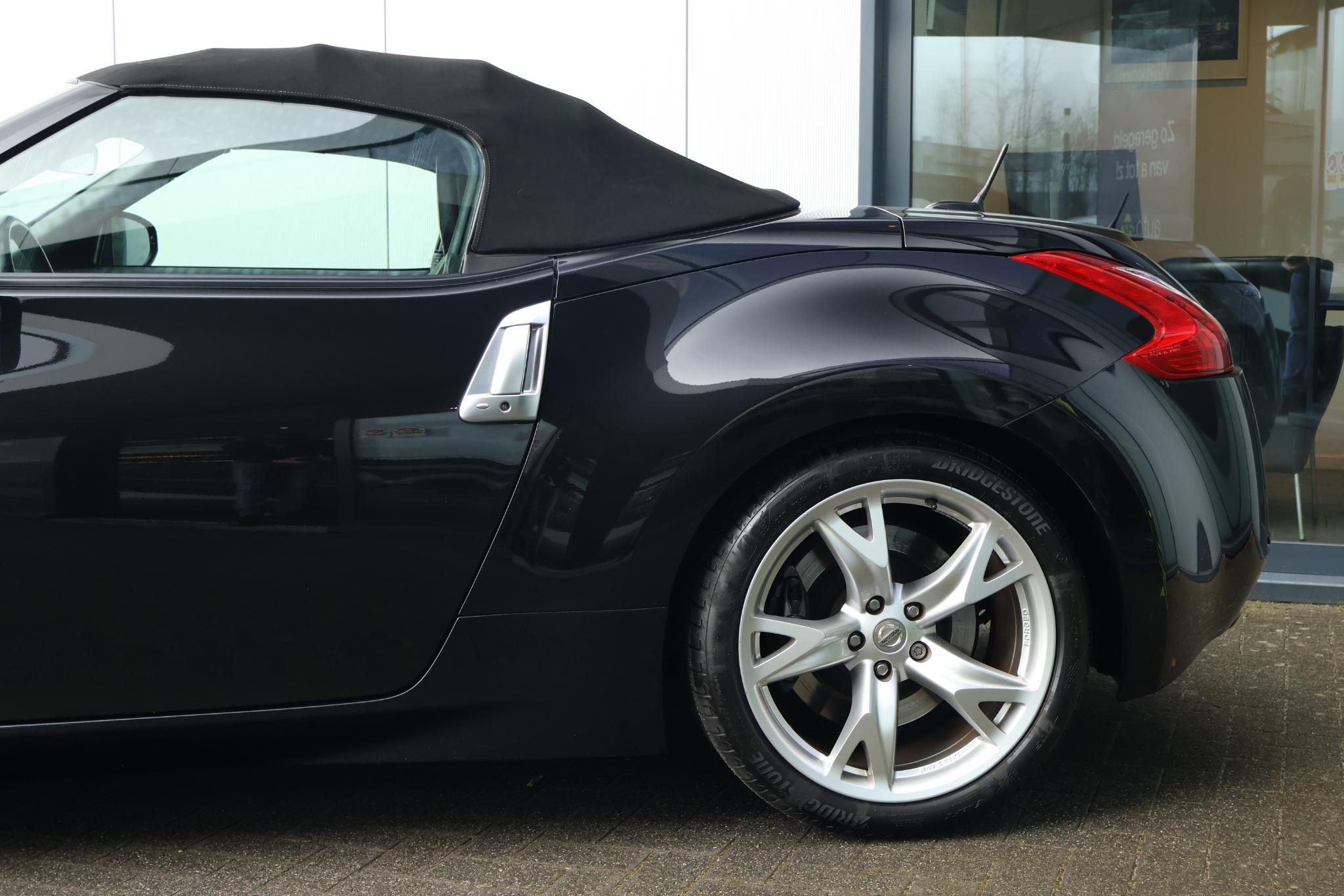 Nissan 370Z Roadster 3.7 V6 Pack - Bild 5