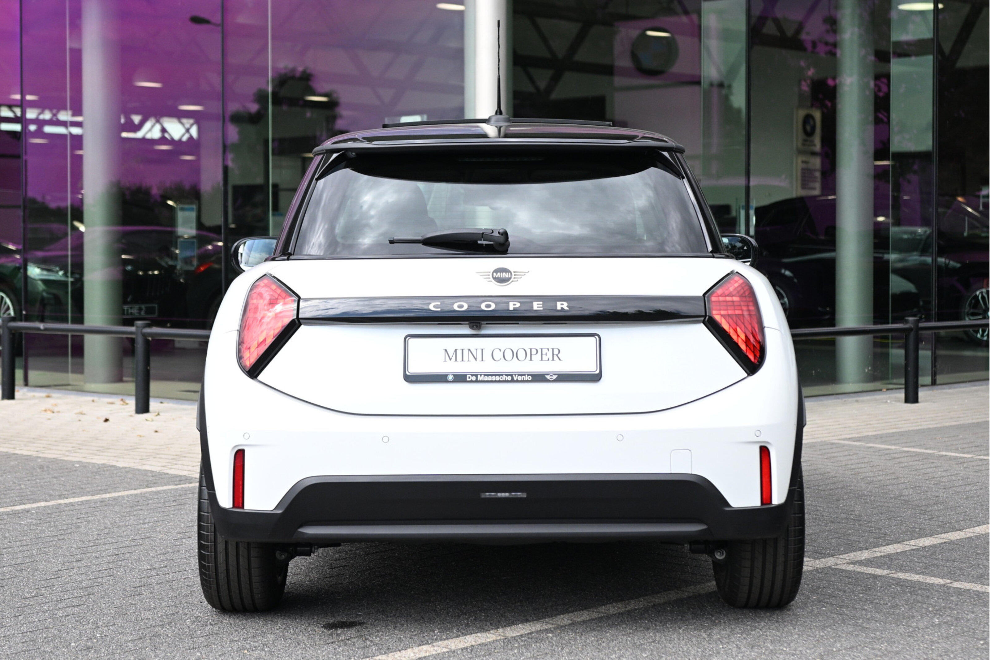 MINI 3-Deurs 9