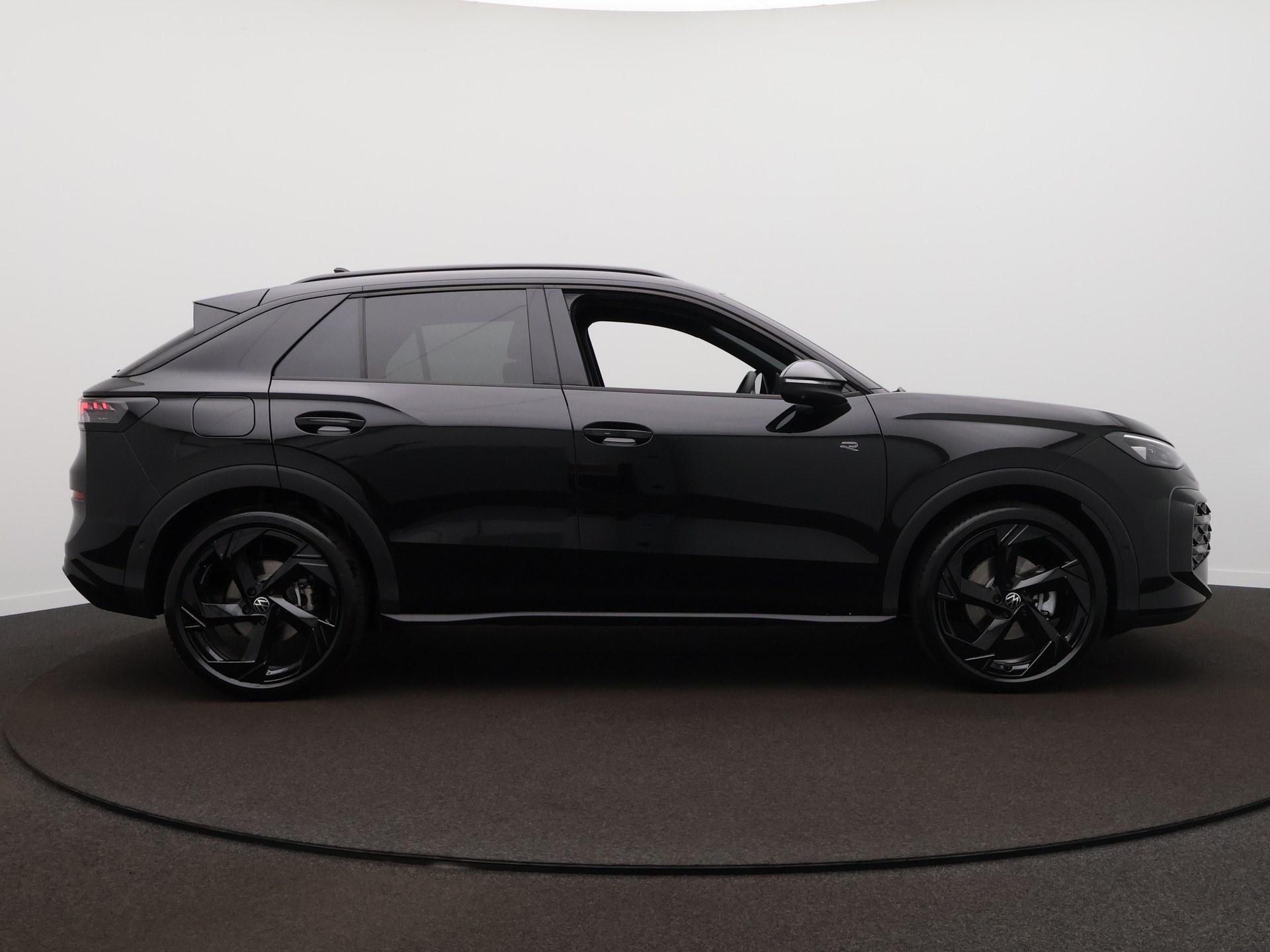 Volkswagen T-Roc R-Line First Edition 1.5 eTSI 110 kW / 150 PK SUV  - Afbeelding 4