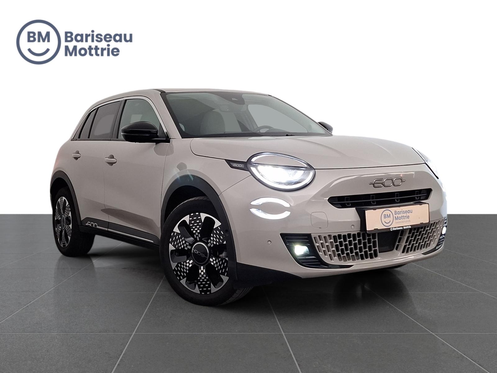 Fiat 600 LA PRIMA HYBRID AUTOMAAT *LEDER*DAB*GPS*CARPLAY*CAMERA SENSOREN*