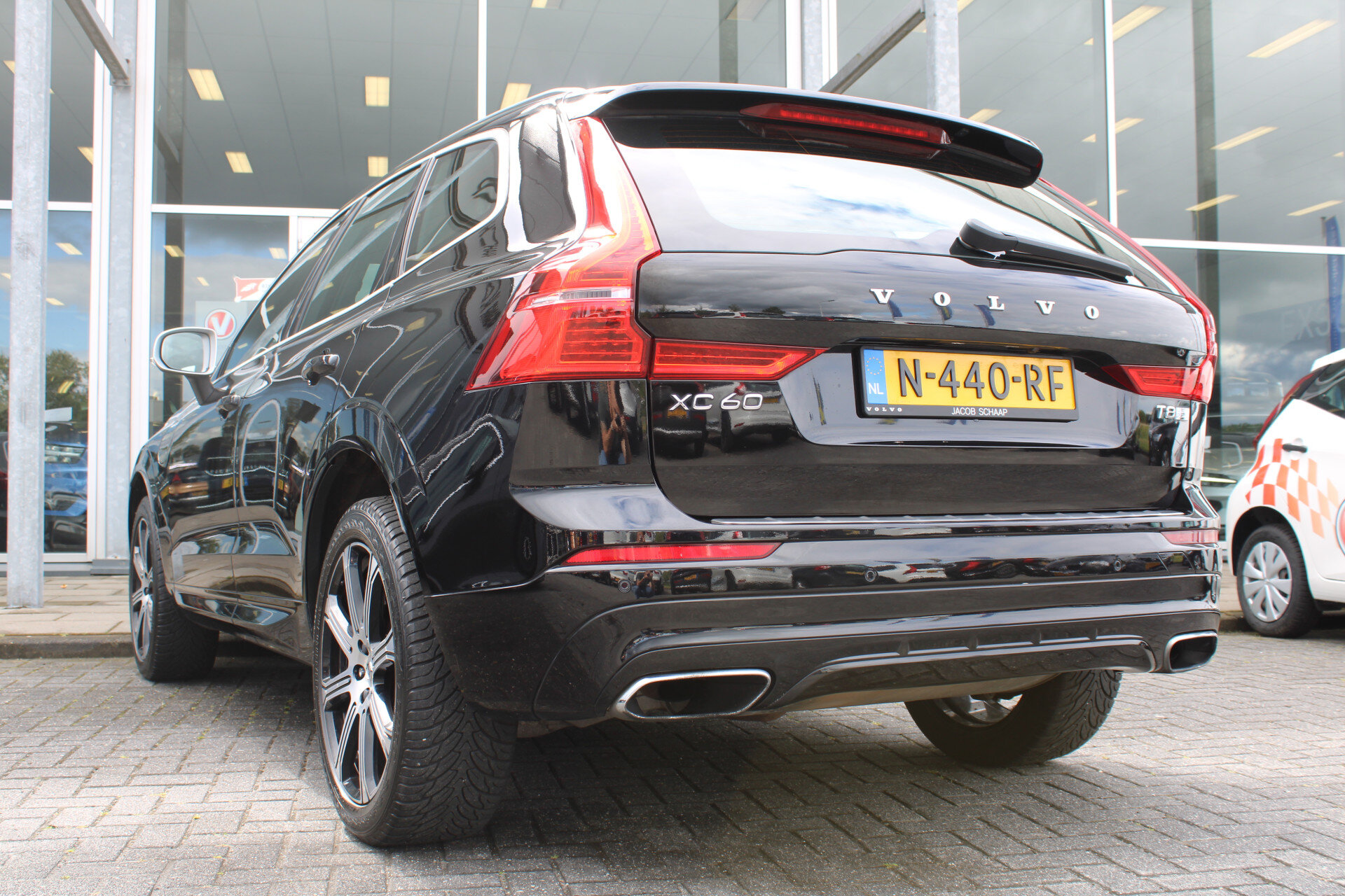 Volvo XC60 T8 Twin Engine AWD R-Design - Afbeelding 3