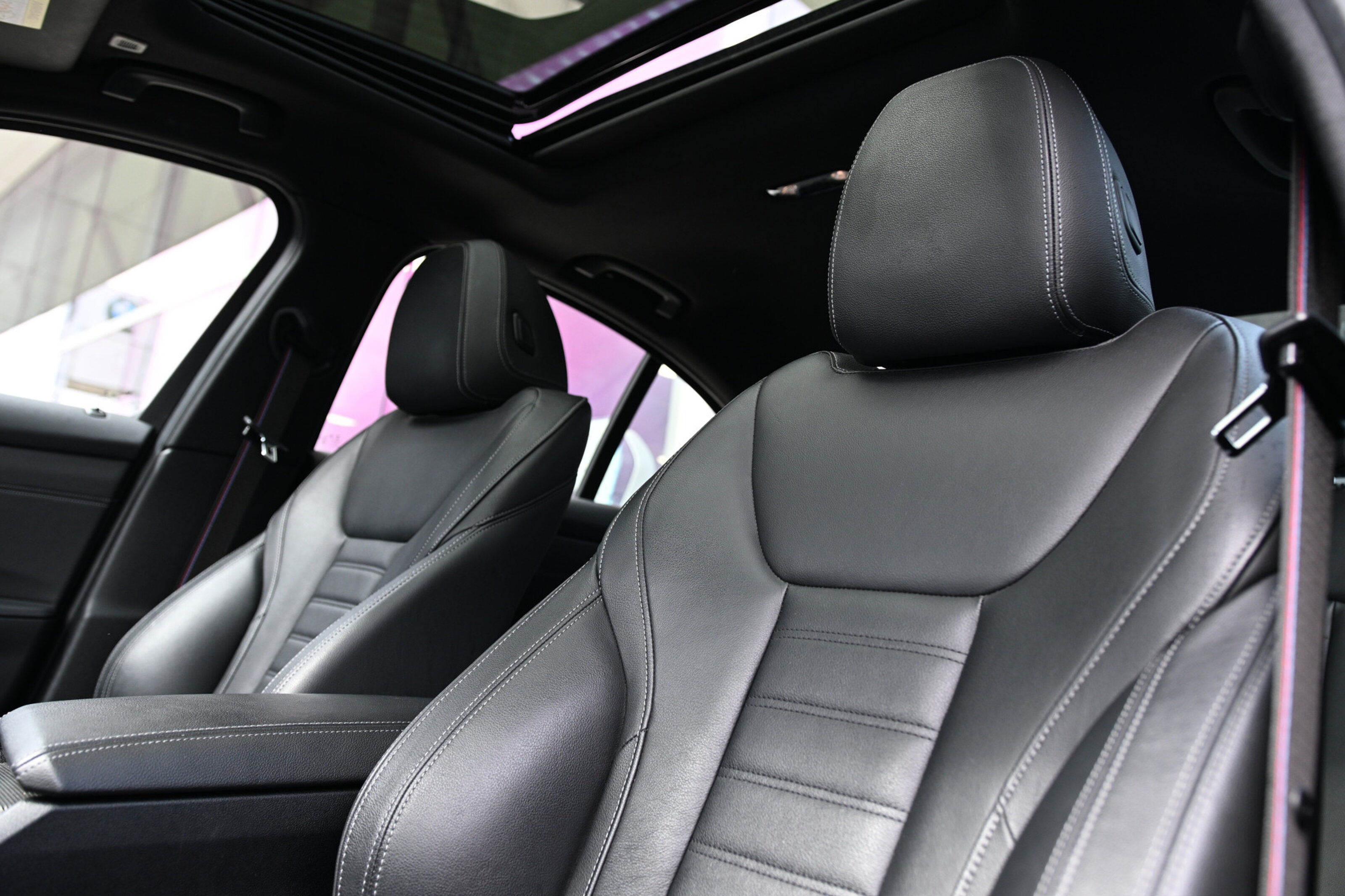 BMW 3 Serie 318i High Executive M Sport Automaat