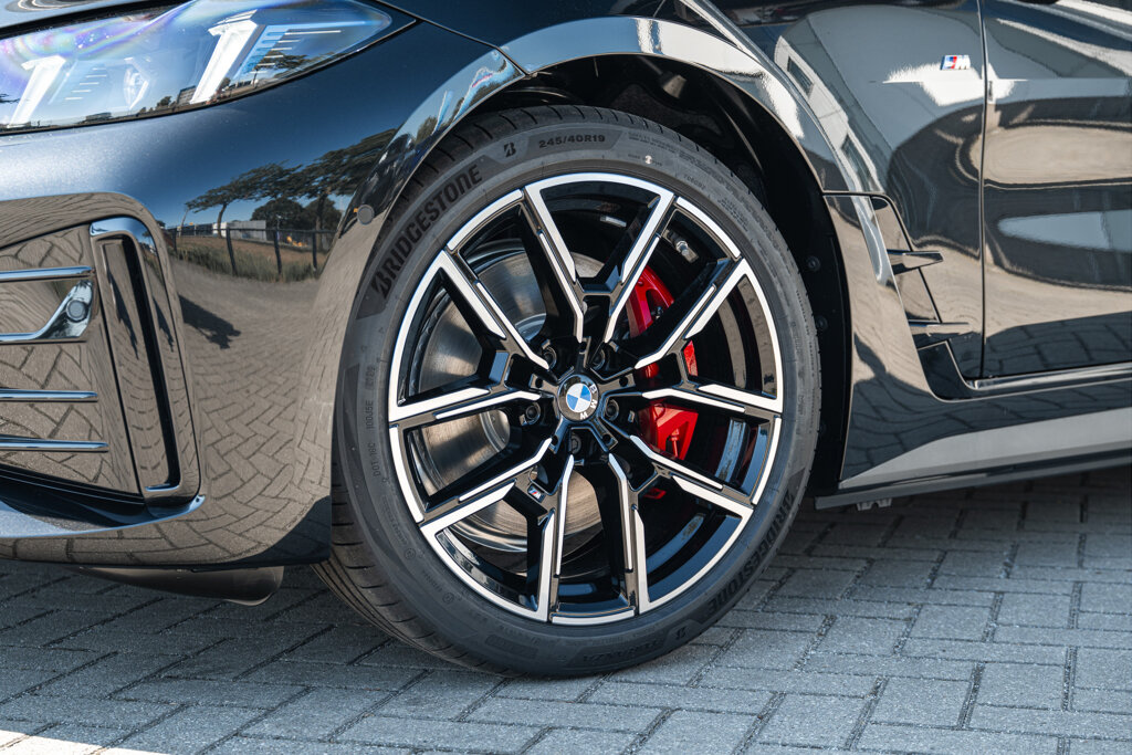 BMW i4 9